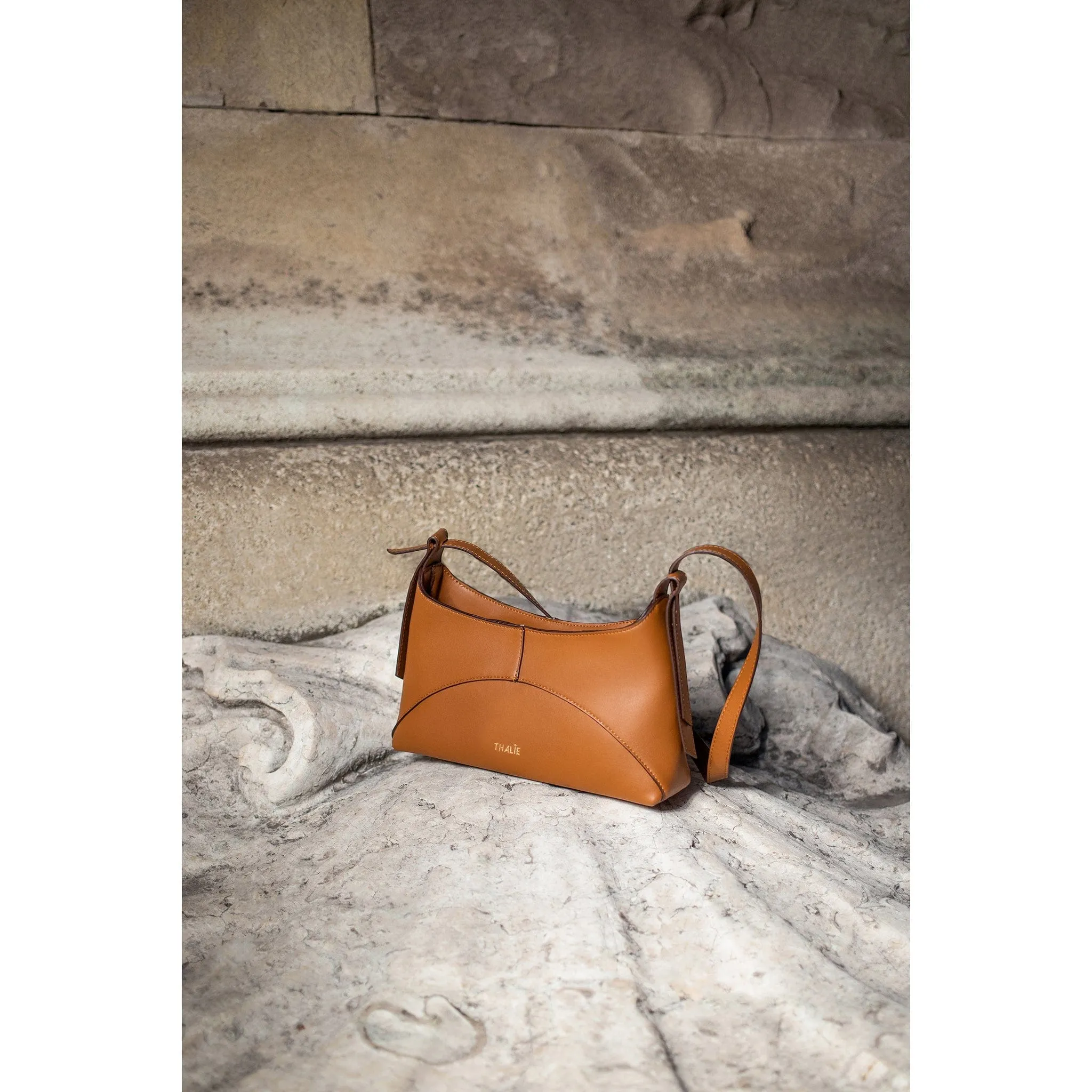 Ambre Desserto® Cactus Leather Vegan Baguette Bag | Tan