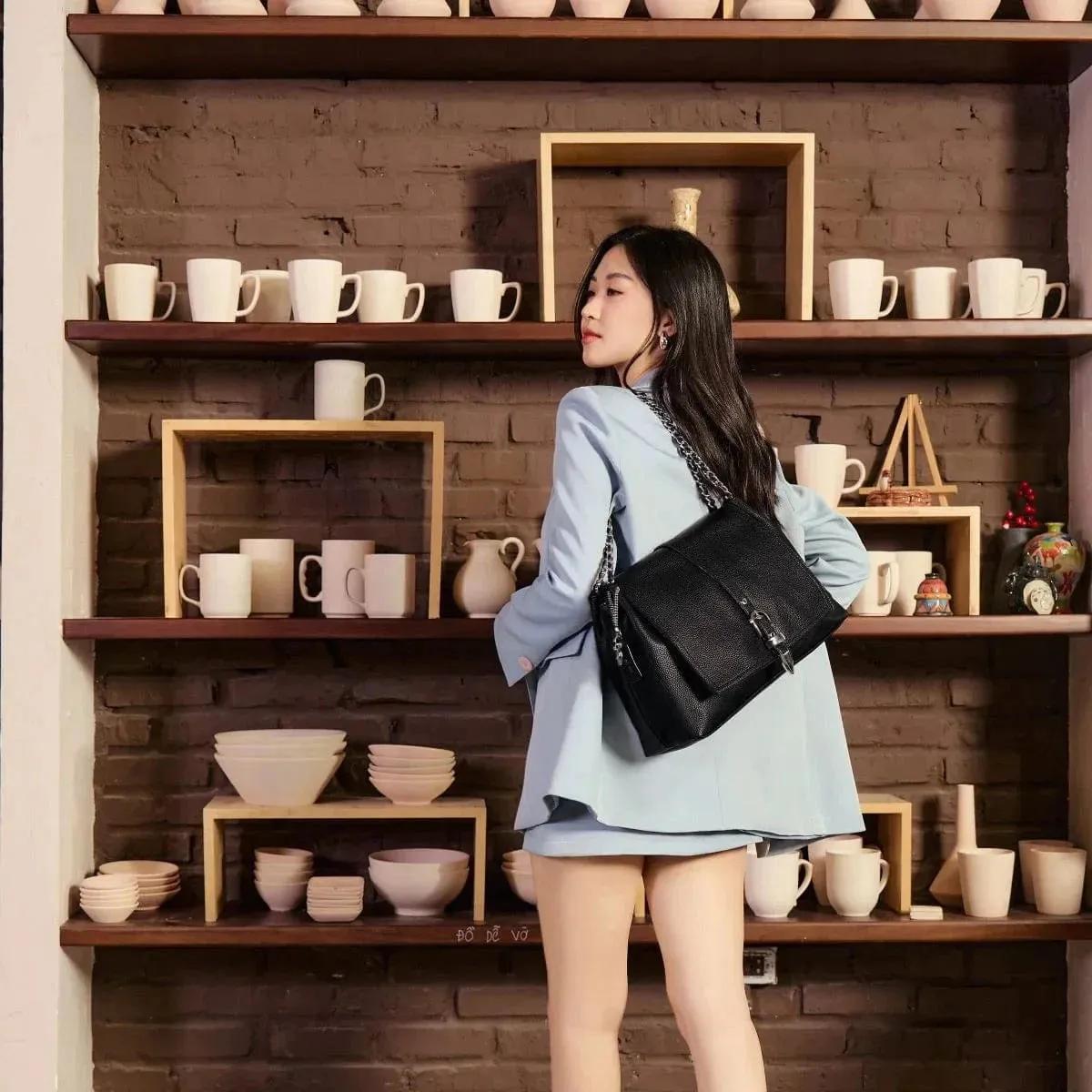 Aria Vegan Leather Shoulder Bag | Black Pebbled