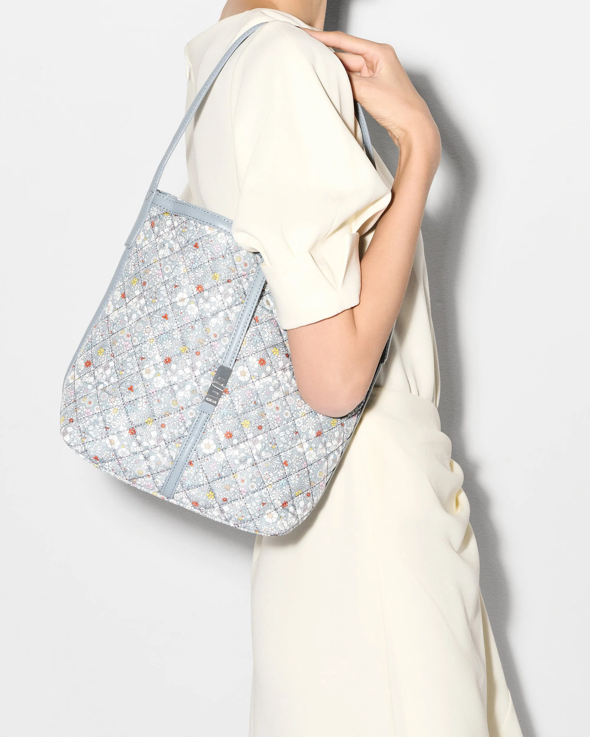June's Meadow Small Astor Hobo
