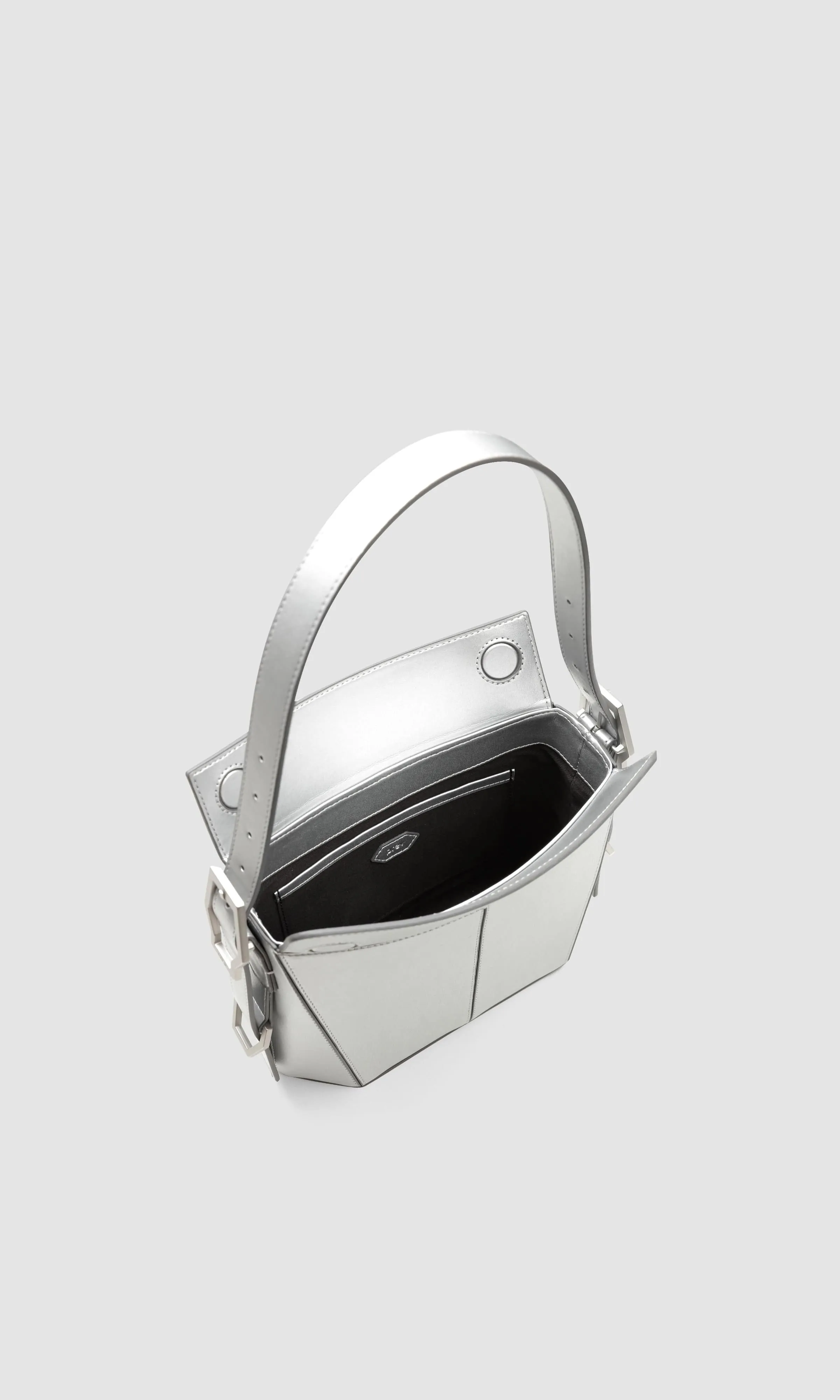 Kiara Vegan Apple Leather Shoulder Bag | Silver