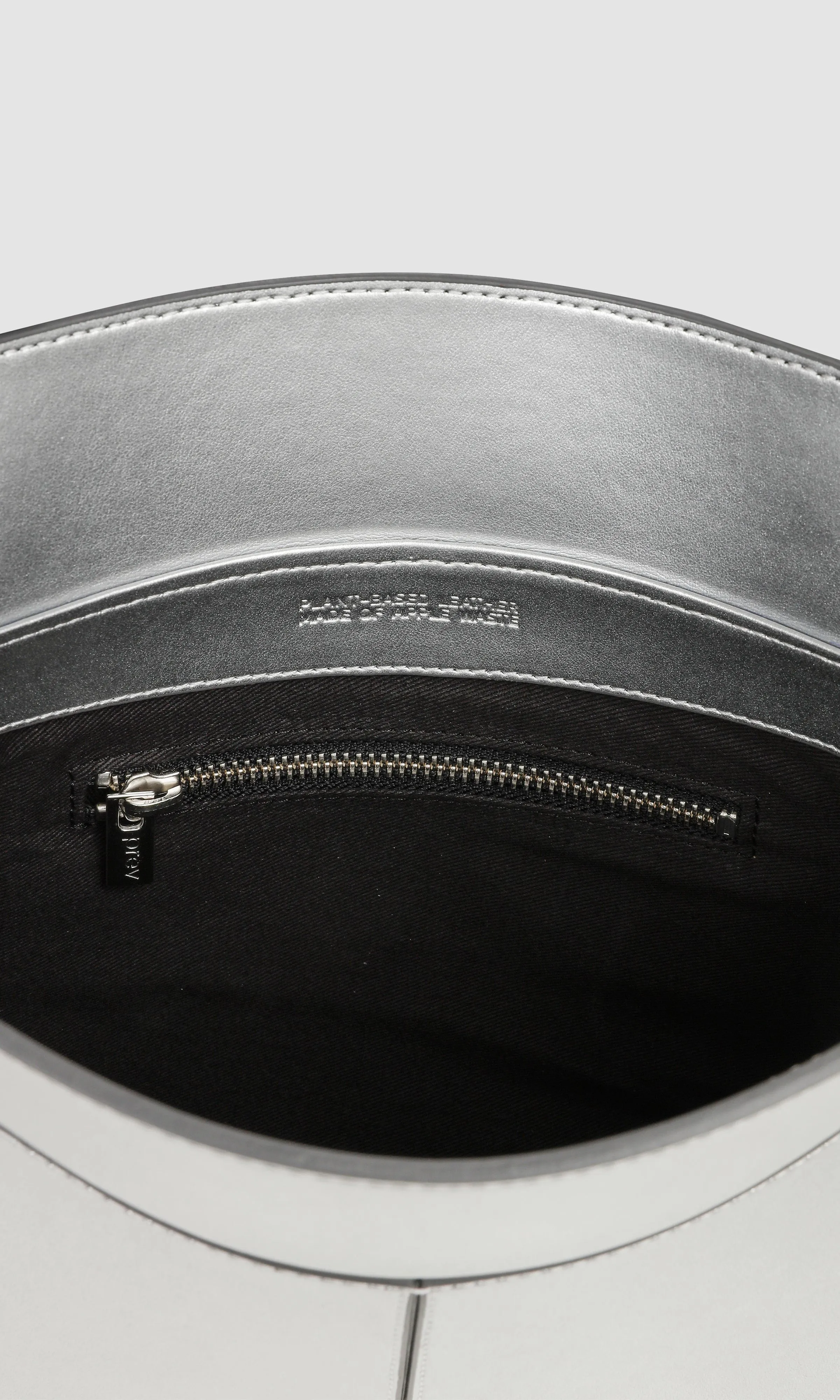 Kiara Vegan Apple Leather Shoulder Bag | Silver