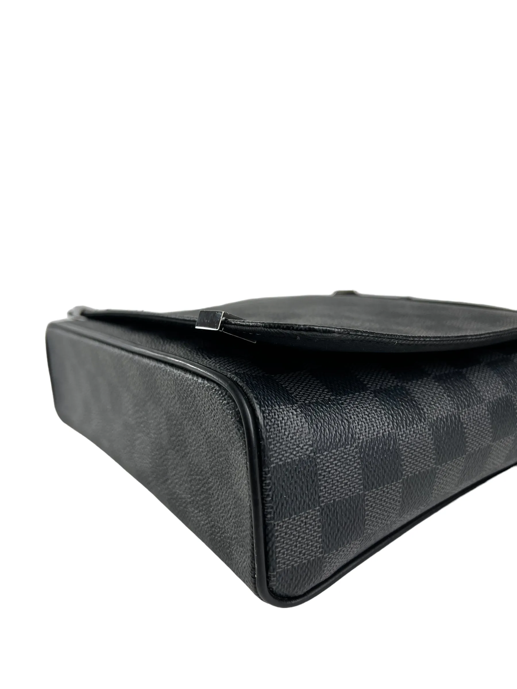 Louis Vuitton Damier Graphite Canvas Messenger