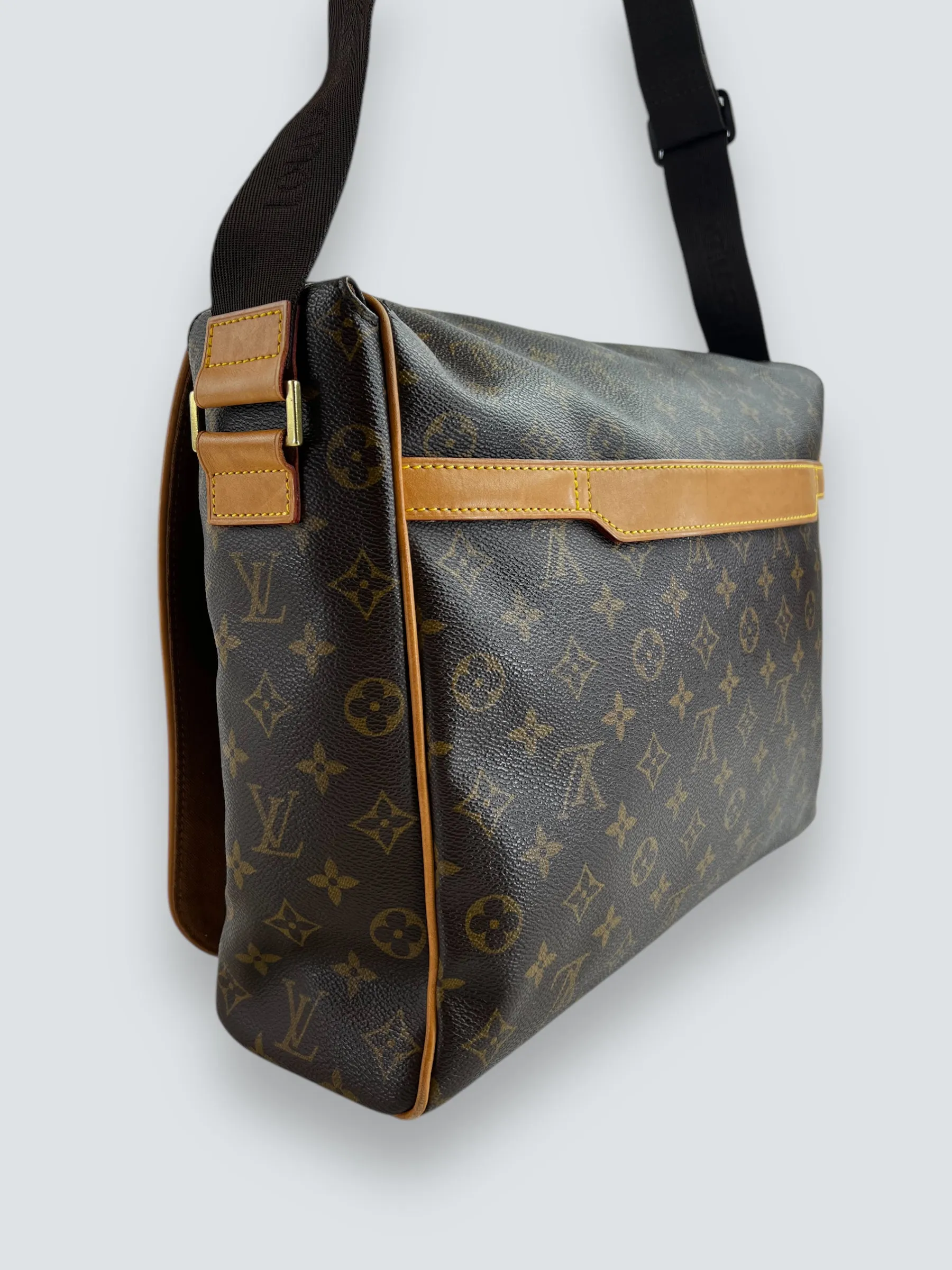 Louis Vuitton Monogram Canvas Messenger