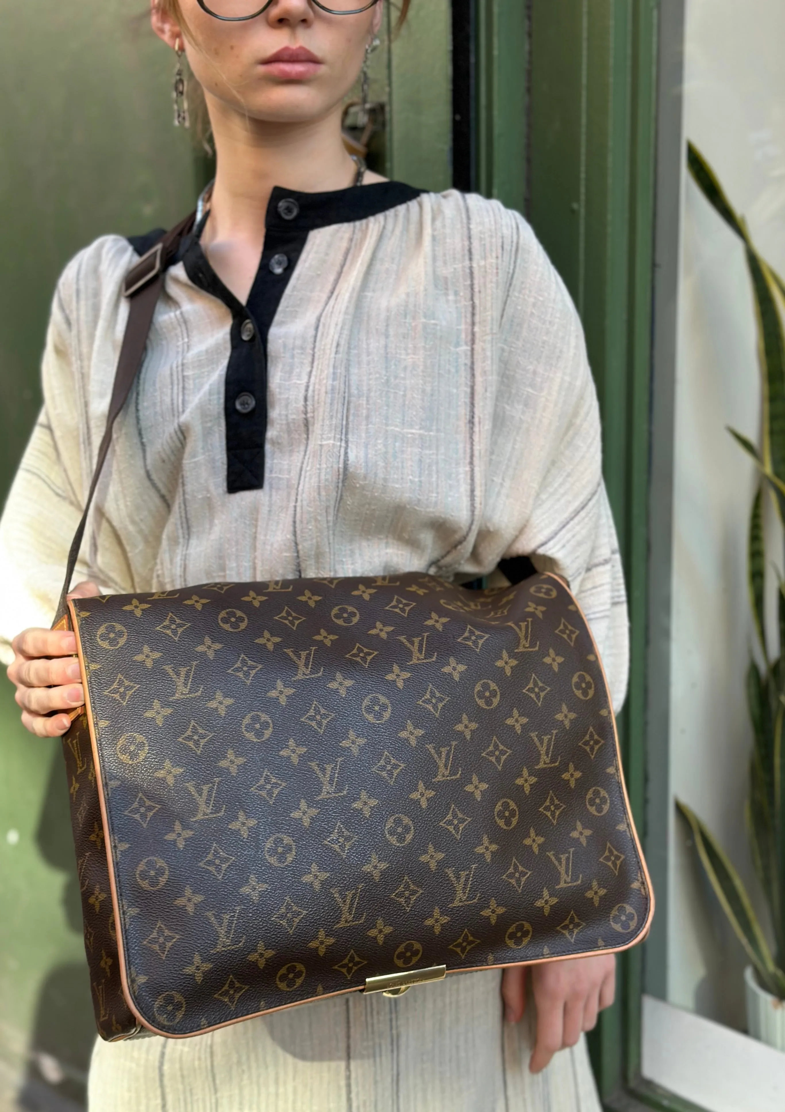 Louis Vuitton Monogram Canvas Messenger