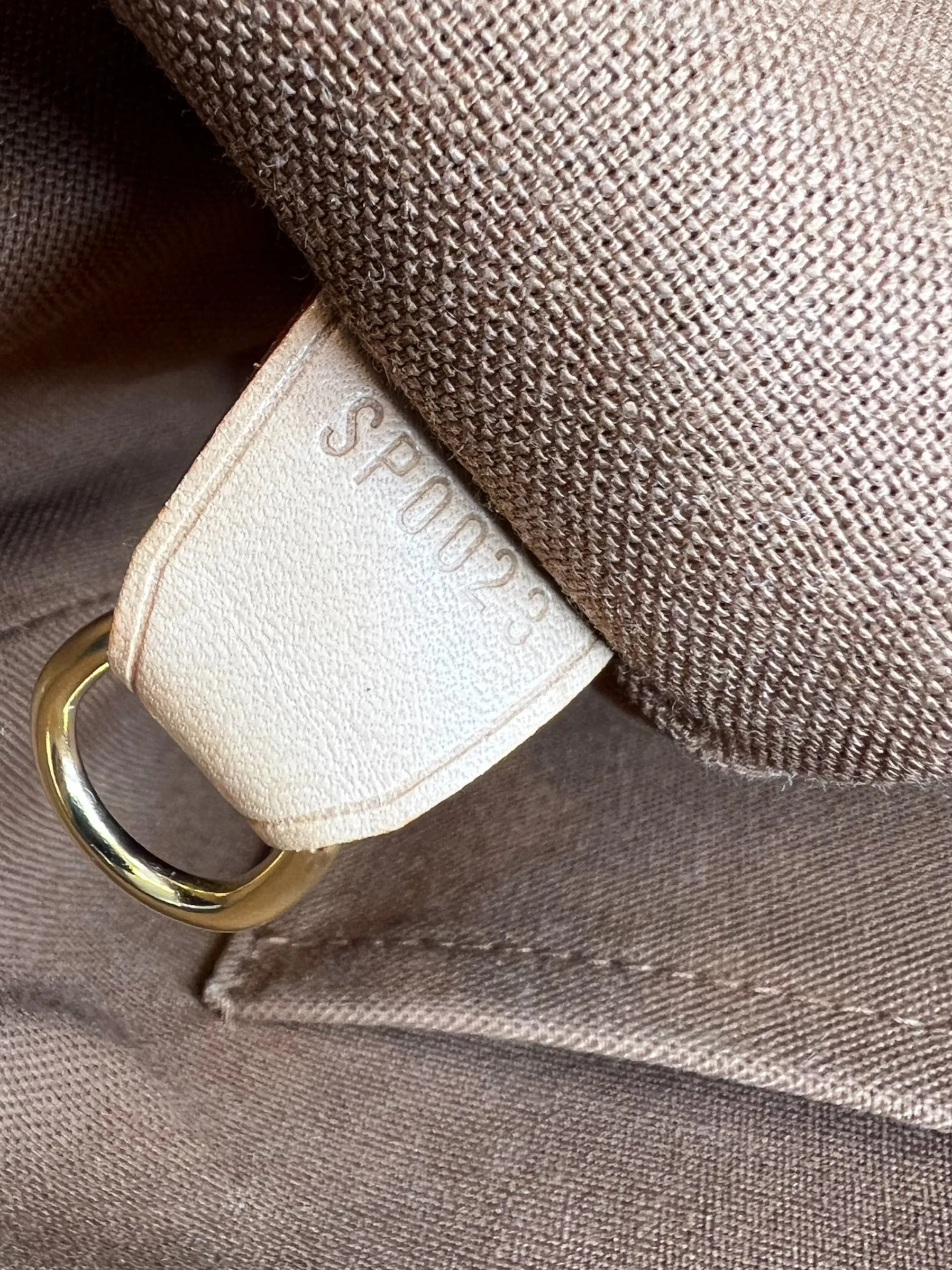 Louis Vuitton Monogram Canvas Messenger