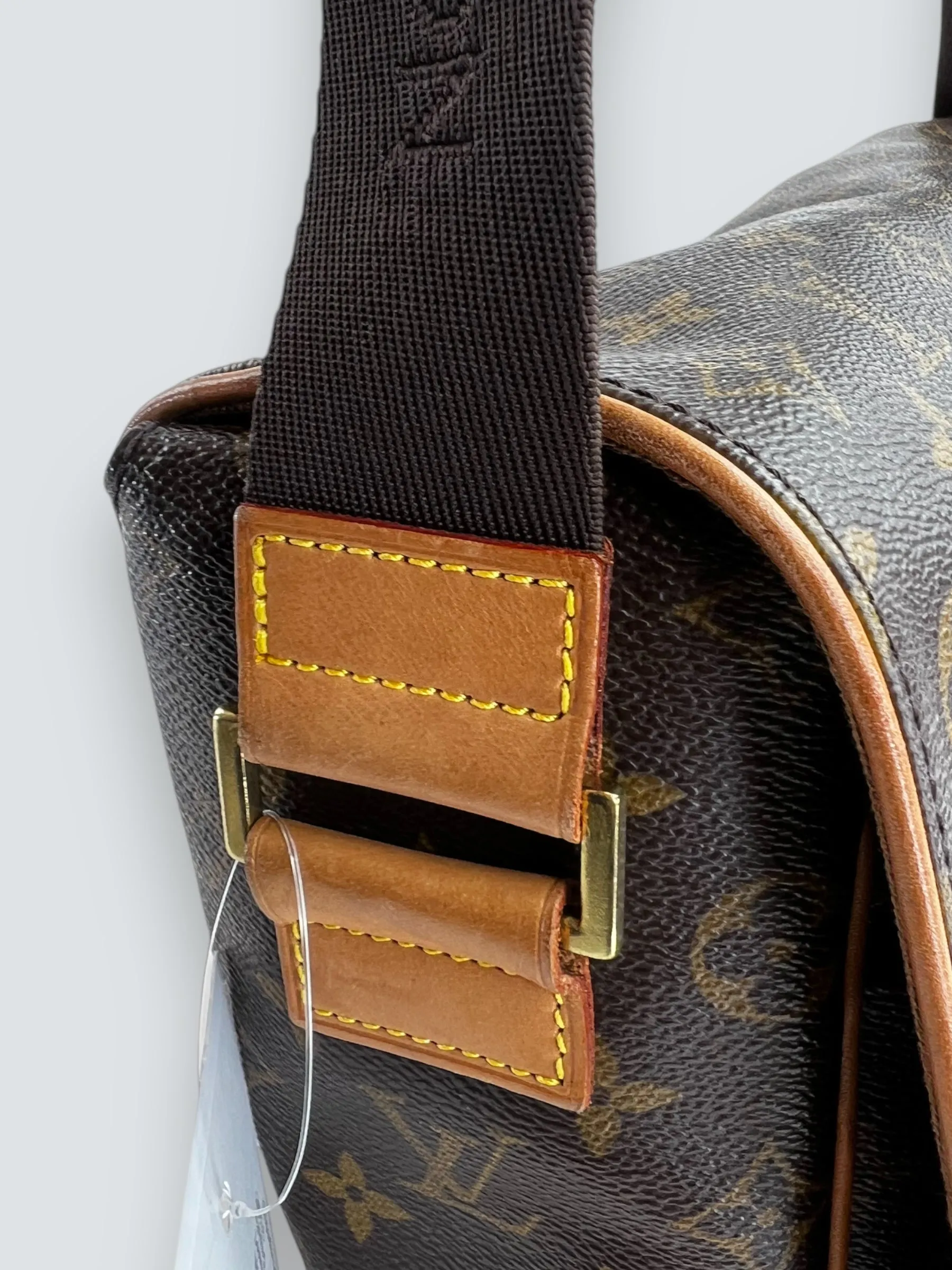Louis Vuitton Monogram Canvas Messenger