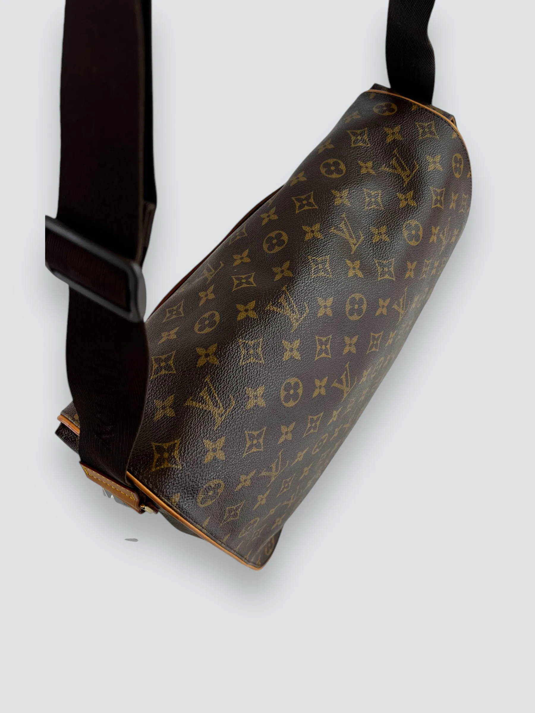 Louis Vuitton Monogram Canvas Messenger