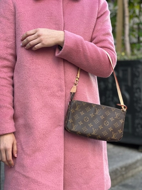 Louis Vuitton Monogram Canvas Pochette