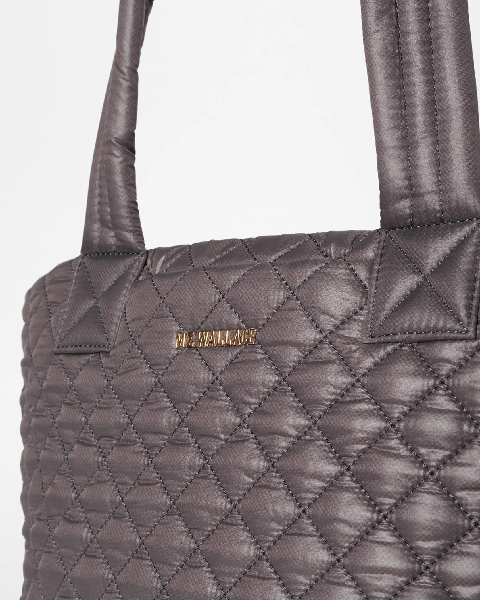 Magnet Large Metro Tote Deluxe