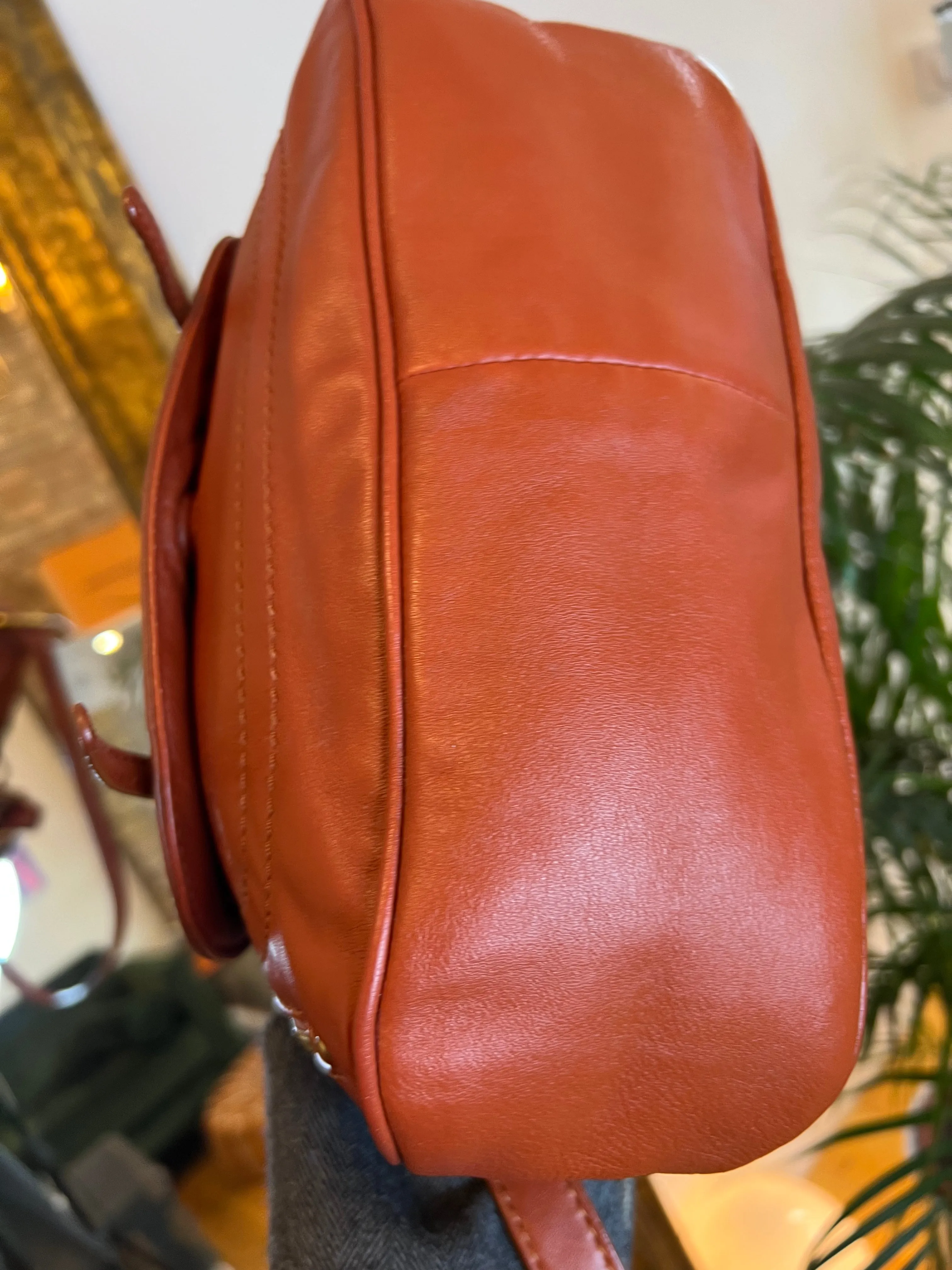 Marc Jacobs Deep Tan Leather Messenger / Crossbody