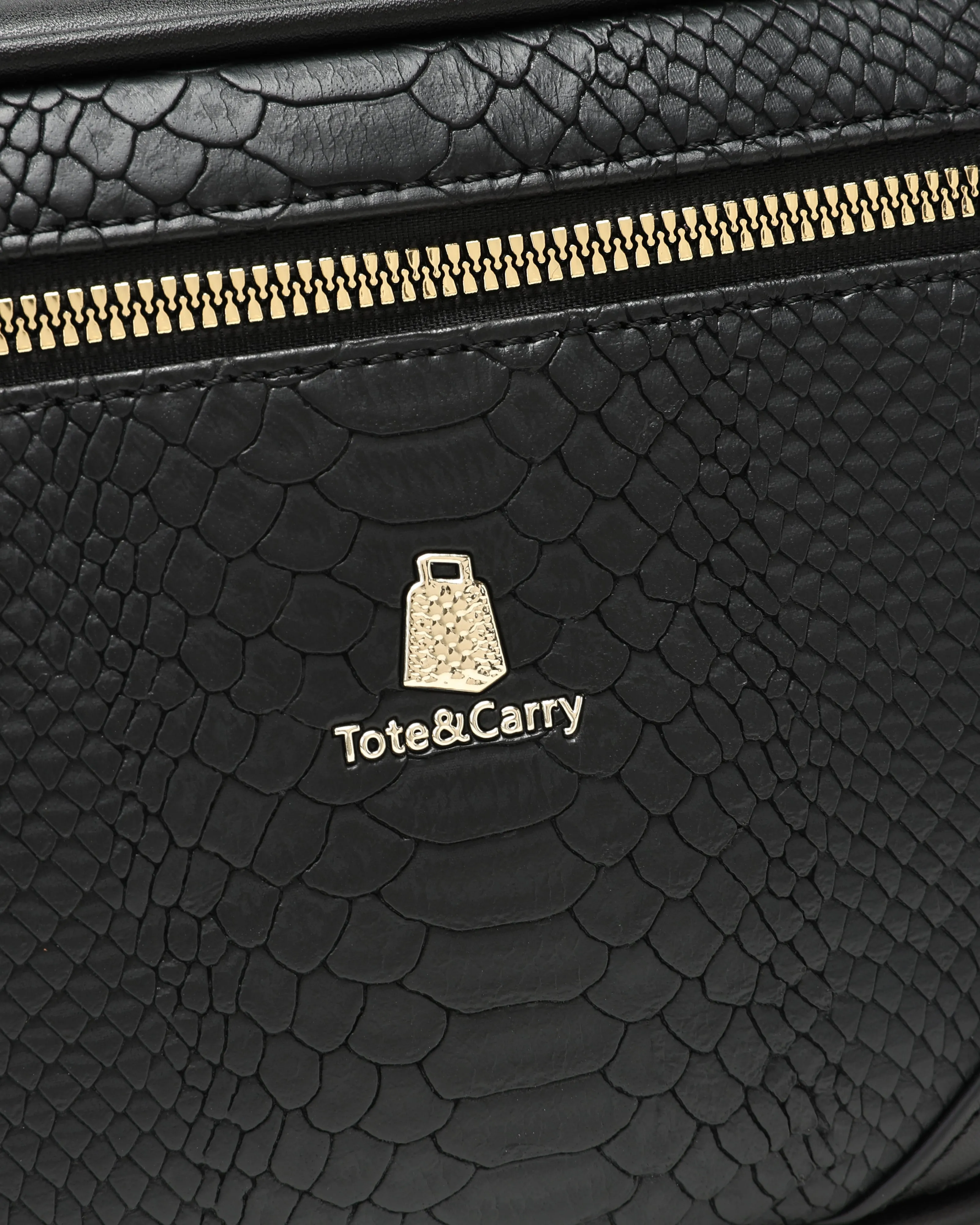 Travel Essential Kit in Black