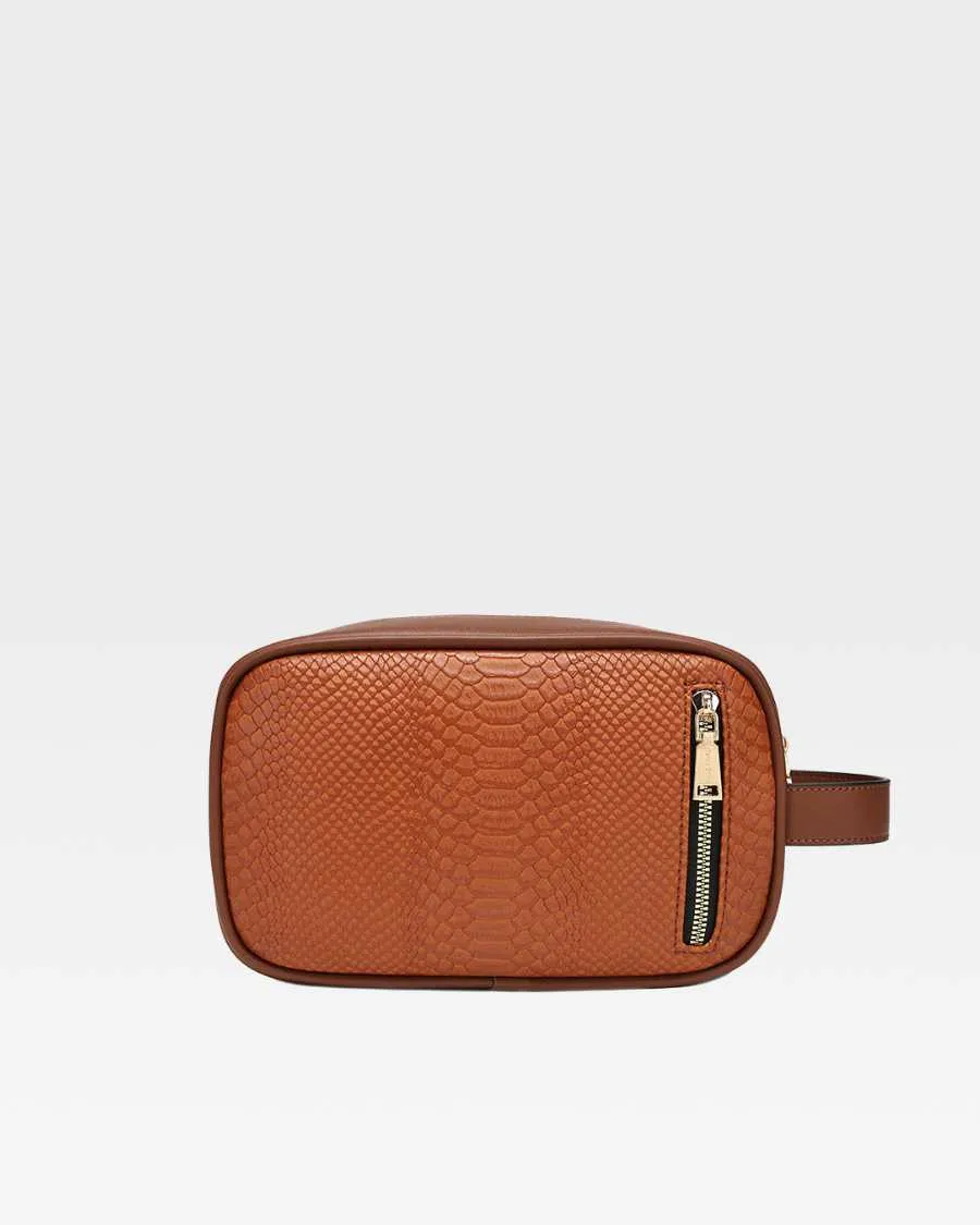 Travel Essential Kit in Caramel