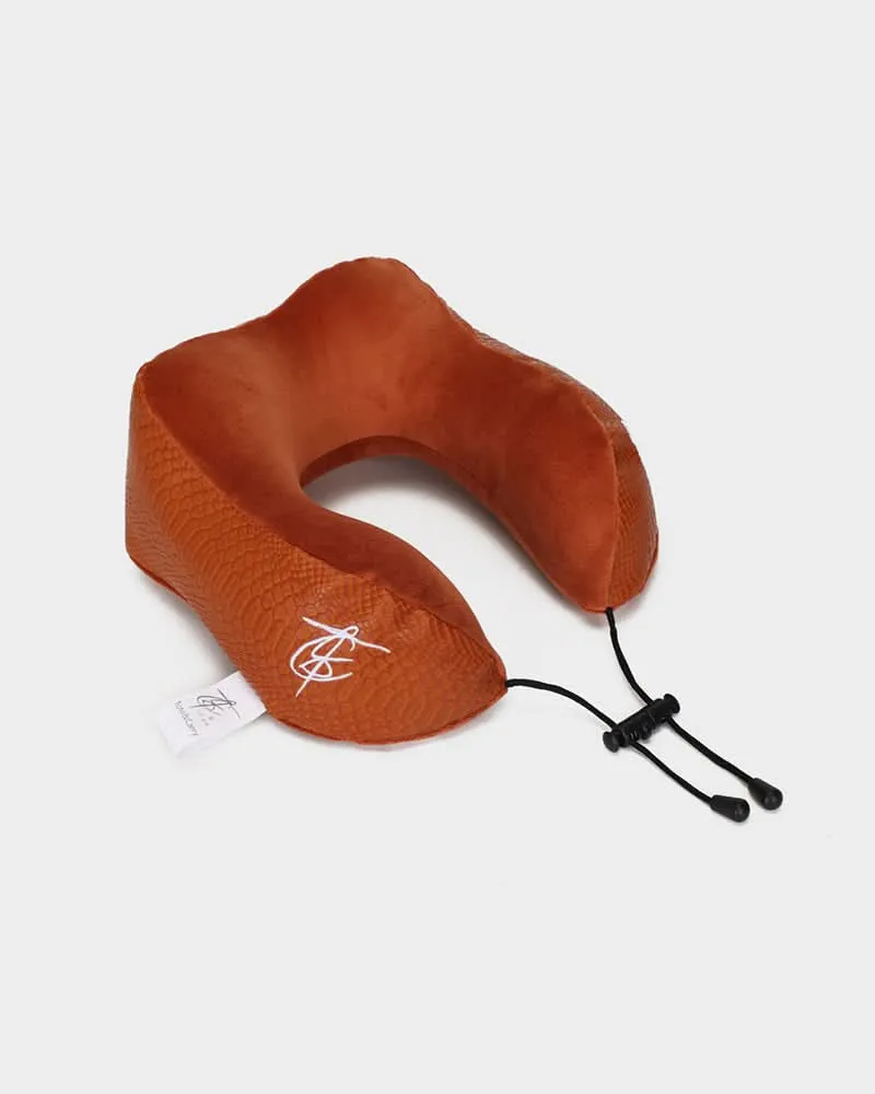 Travel Essential Kit in Caramel